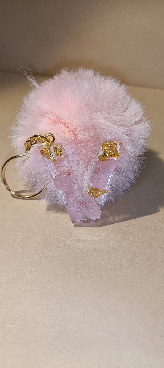 Portachiavi Iniziale, con fiori veri e pon pon